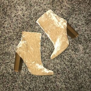 Gold Crushed Velvet Pointed Toe 3.5in Heeled Dressy Boots